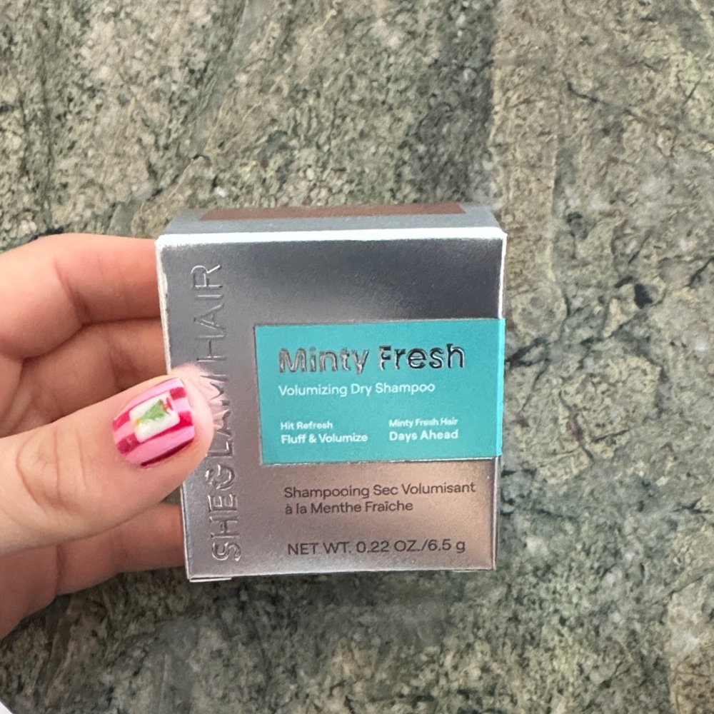 Sheglam Minty Fresh Volumizing Dry Shampoo - Auburn